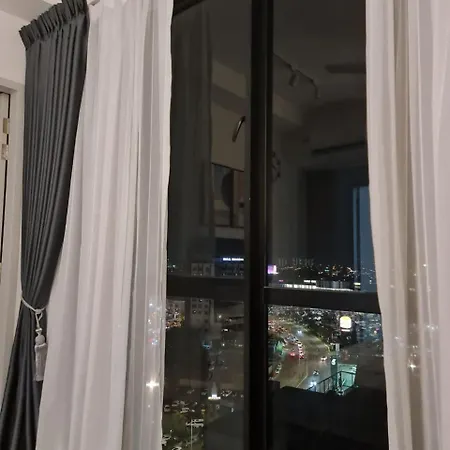 Sky Tree Serviced Apartment At Bukit Indah With Netflix Johor Bahru Exterior photo