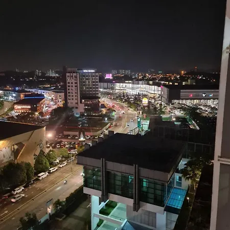 Sky Tree Serviced Apartment At Bukit Indah With Netflix Johor Bahru Exterior photo