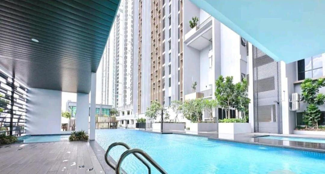 Sky Tree Serviced At Bukit Indah With Netflix Johor Bahru