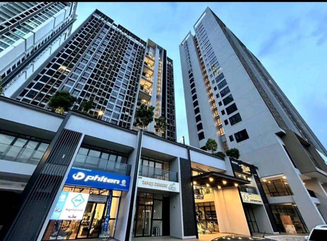 Sky Tree Serviced At Bukit Indah With Netflix Apartment
