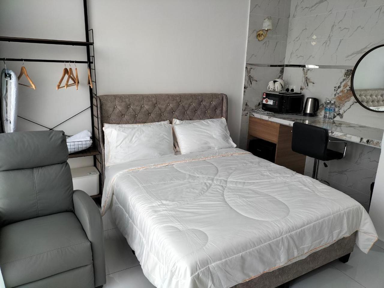 Apartment Sky Tree Serviced At Bukit Indah With Netflix Johor Bahru