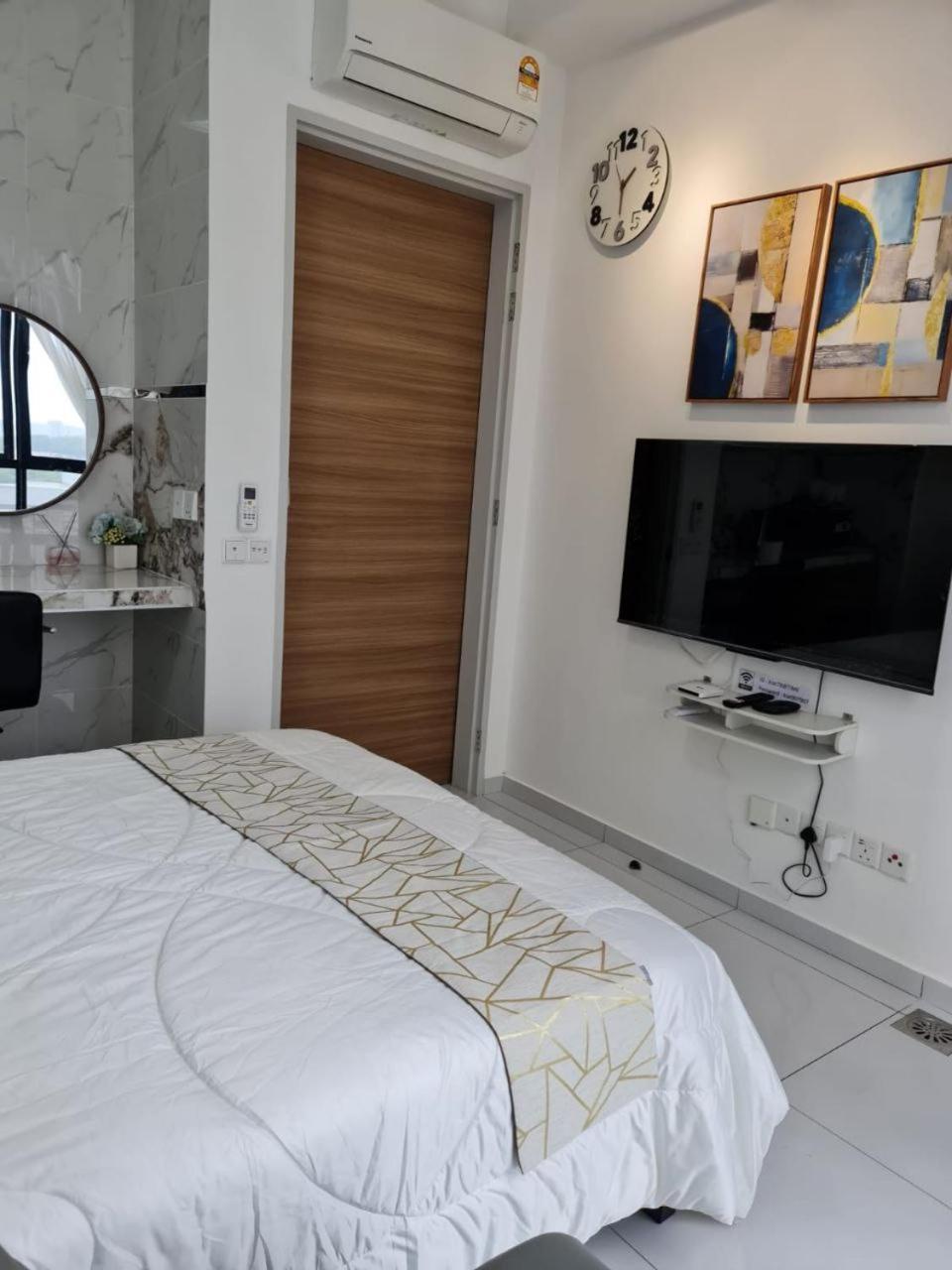 Apartment Sky Tree Serviced At Bukit Indah With Netflix *